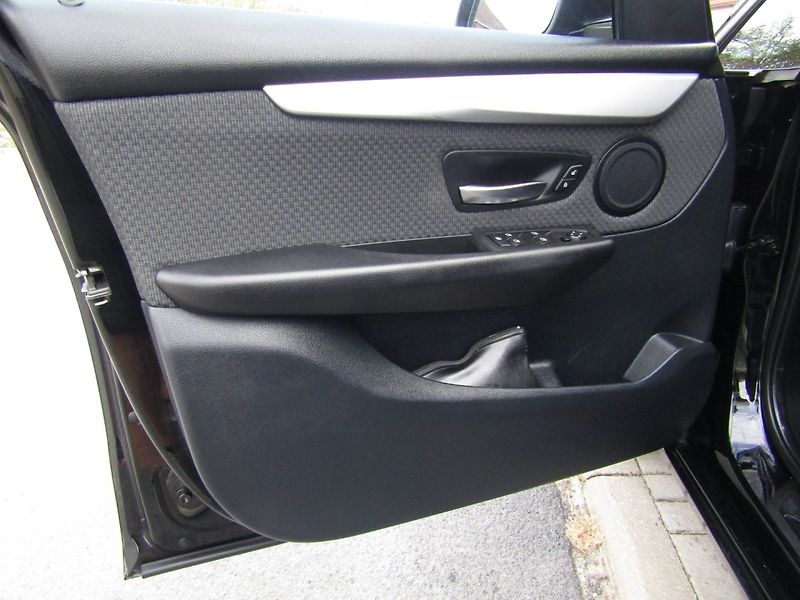 BMW Řada 2 (2019) GT 216D AUTOMAT - fotka 18 z 37