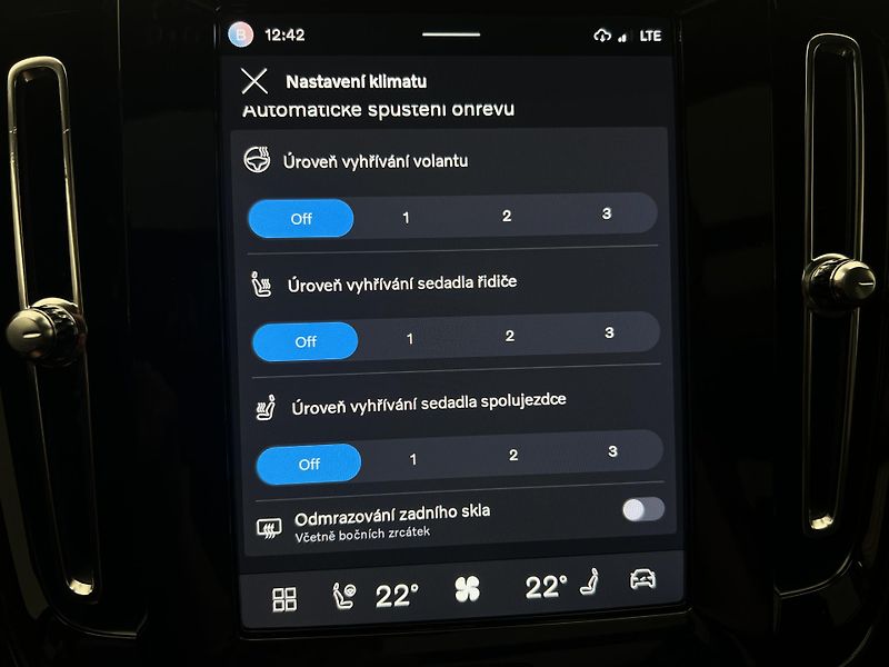 Volvo XC40 RECHARGE PRO AUT - fotka 29 z 44