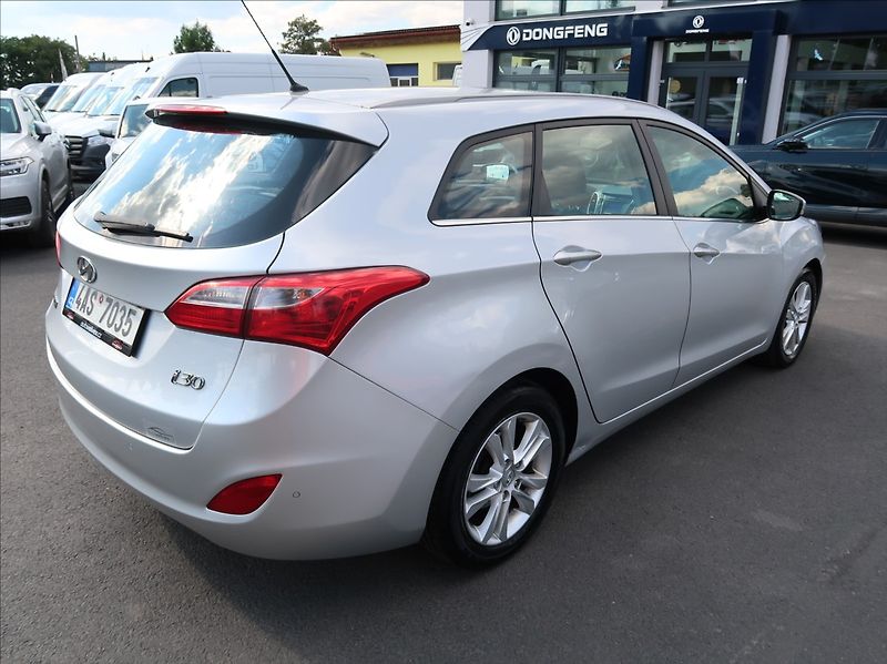 Hyundai i30 1,6 GDi,99kW,NovéČR,Aut.klima - fotka 3 z 23