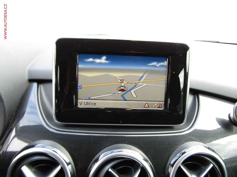 Mercedes-Benz Třídy B (2012) 1.6i B200, AT, bixen, navi, - fotka 16 z 24