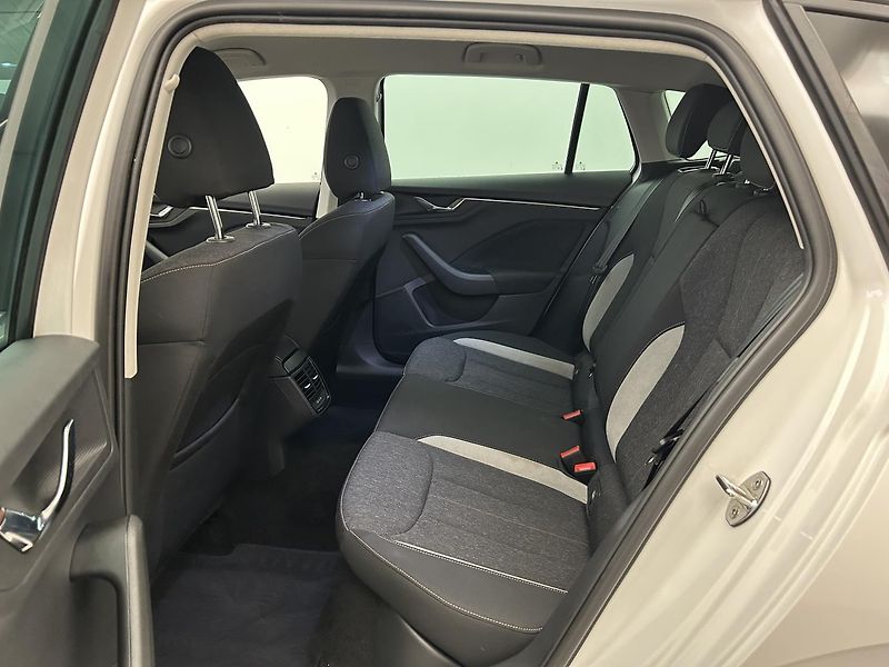 Škoda Scala 1.0 TSI Style - fotka 15 z 21