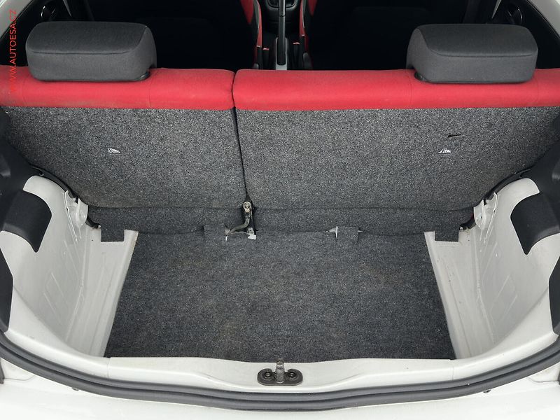 Škoda Citigo (2014) 1.0MPI, AC, výhřev sed - fotka 7 z 14
