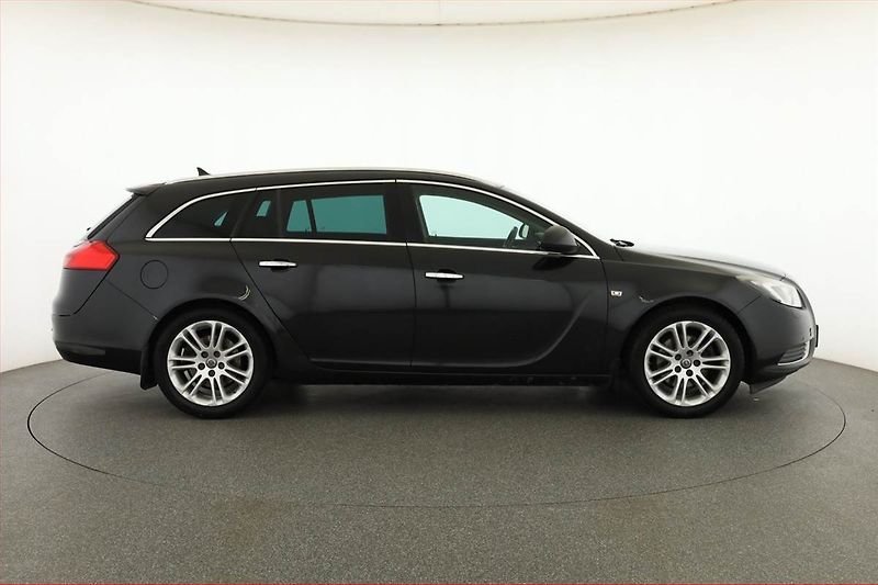 Opel Insignia (2010) 2.0 CDTI, nová STK, Tažné - fotka 6 z 17