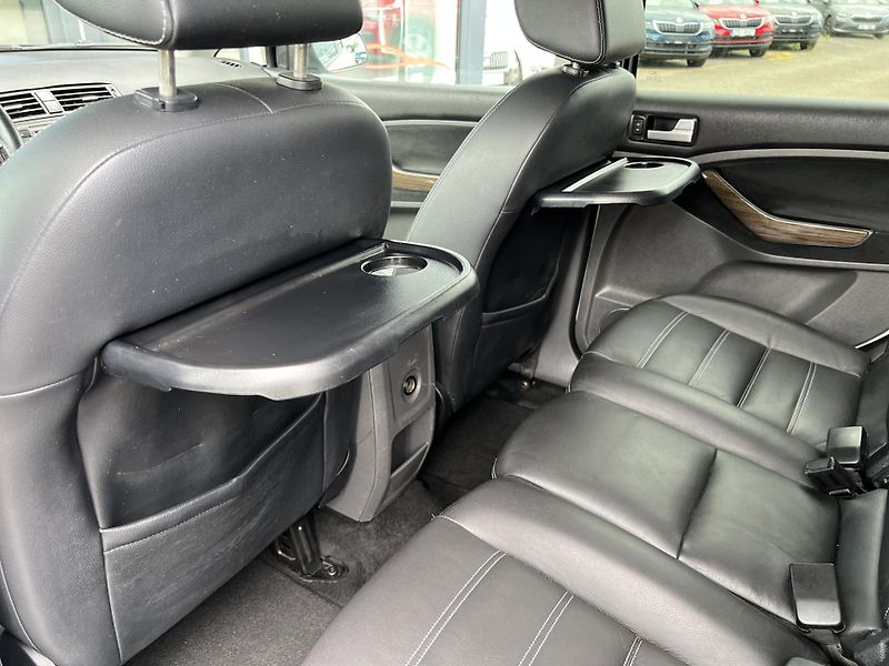 Ford C-MAX GHIA 2.0TDCi AUTOMAT TEMPOMAT - fotka 23 z 41