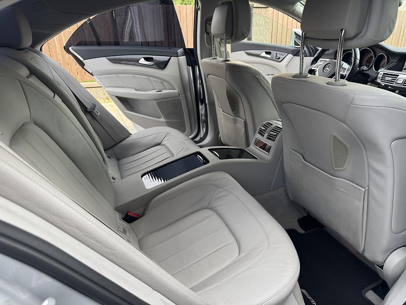 Mercedes-Benz CLS (2014) 350 CDI, 4Matic, AMG - fotka 46 z 64