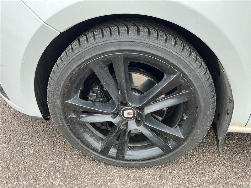 Seat Ibiza 1.6 TDi SPORT KLIMA  ROZVODY - fotka 31 z 31