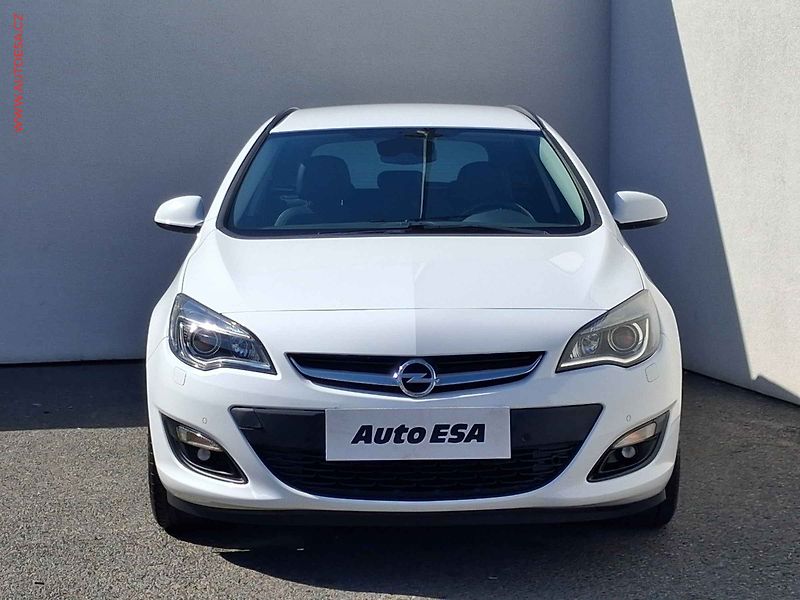 Opel Astra (2015) 1.6 CDTi, Bixen, navi - fotka 2 z 18
