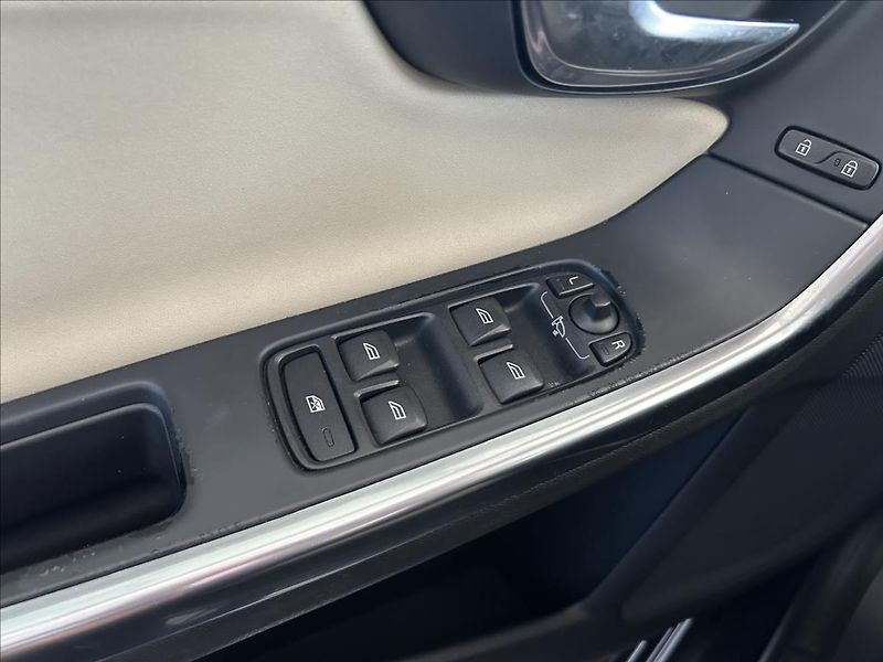 Volvo S60 1,6   D2,84kW - fotka 9 z 22