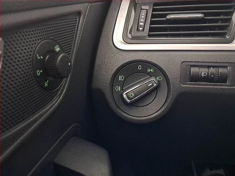 Škoda Rapid (2016) Spaceback 1.2 TSI - fotka 18 z 19