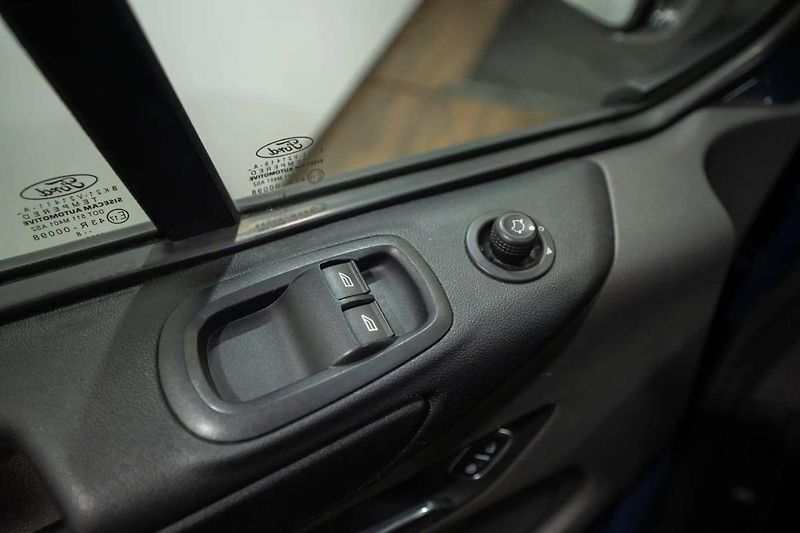 Ford Transit Custom L2 2.0 77 kW - fotka 18 z 32