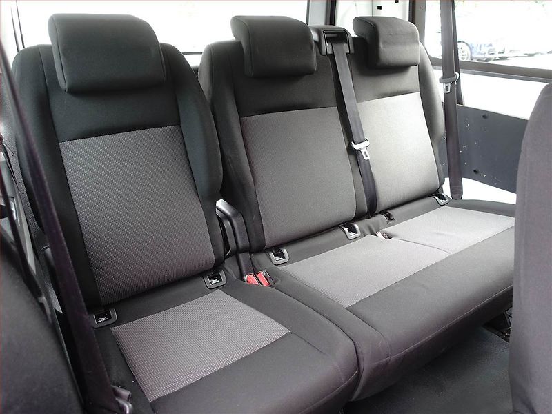 Peugeot Expert (2018) 2.0 BlueHDi, Bus, 9Míst, ČR - fotka 14 z 19