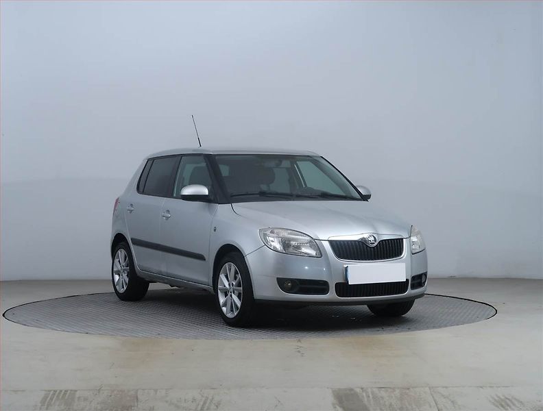 Škoda Fabia (2007) Ambiente 1.2 12V, ČR,1.maj - fotka 1 z 14
