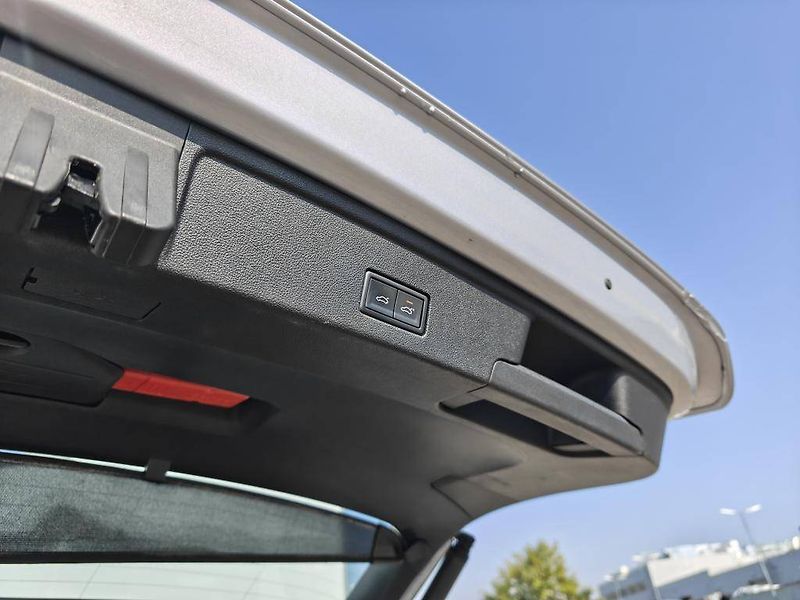 Volkswagen Touareg R-line 8TT 3,0TDI - fotka 28 z 28