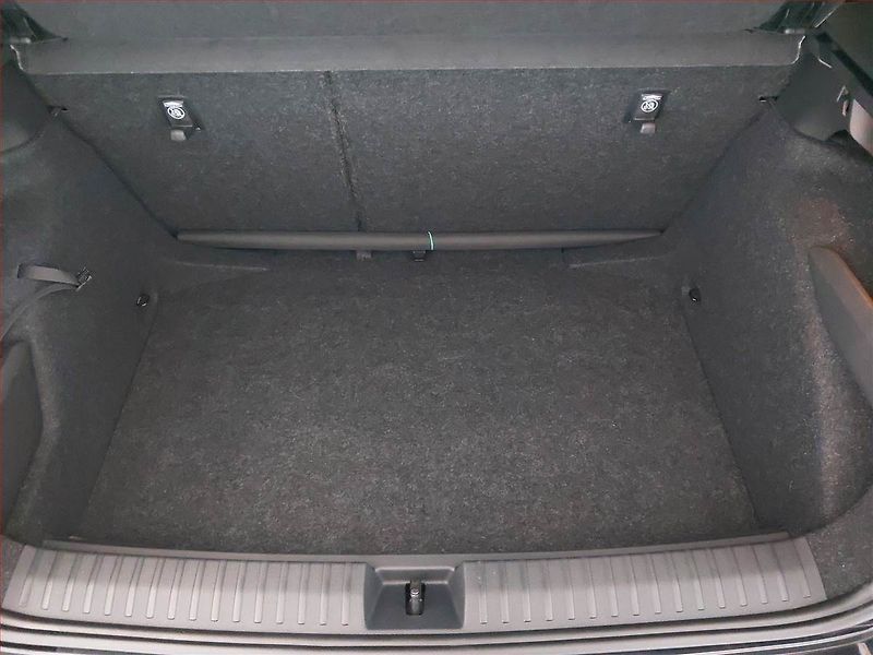 Škoda Kamiq (2023) Style Plus 1.0 TSI, Automat - fotka 14 z 17