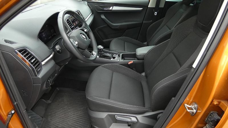 Škoda Karoq 2.0 TDI 110 kW Fresh 4x4 DSG - fotka 19 z 25