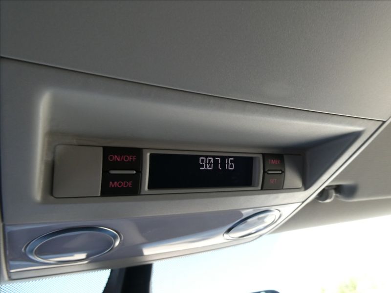 Volkswagen Multivan 2,0 TDi DSG Highline,1.majitel - fotka 41 z 50