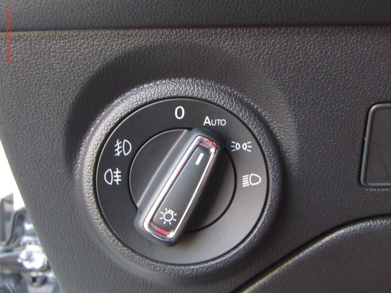 Seat Leon (2015) 1.4 TSi, servis.kniha - fotka 12 z 22