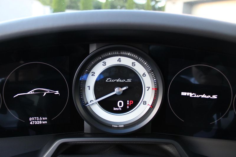 Porsche 911 Turbo S*Burmester*Aero*Záruka* - fotka 23 z 39