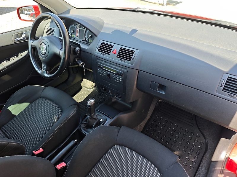 Škoda Fabia (2007) 1.2 HTP Elegance nové ČR 1.maj - fotka 10 z 32