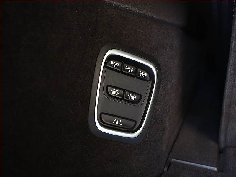 Renault Espace (2016) 1.6 dCi, Automat, 7 míst, Navi - fotka 22 z 25