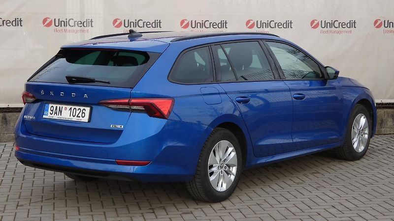 Škoda Octavia Combi 1.5 TSI 110kW DSG Ambiti - fotka 3 z 22