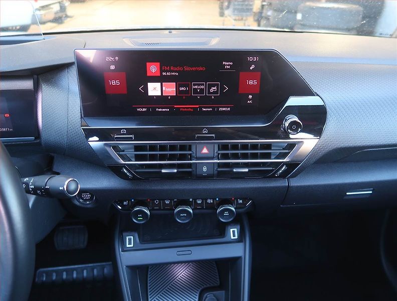 Citroën C4 (2021) 1.5 BlueHDi, Automat - fotka 12 z 20