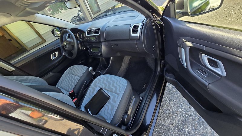Škoda Fabia 1.4 16V STYLE EDITION 1MAJ. - fotka 21 z 32