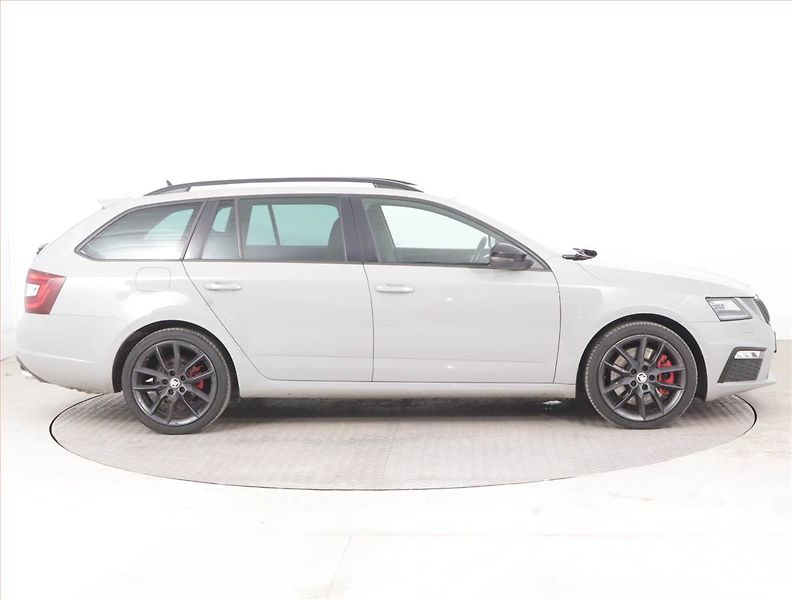 Škoda Octavia (2017) RS 2.0 TSI - fotka 6 z 16