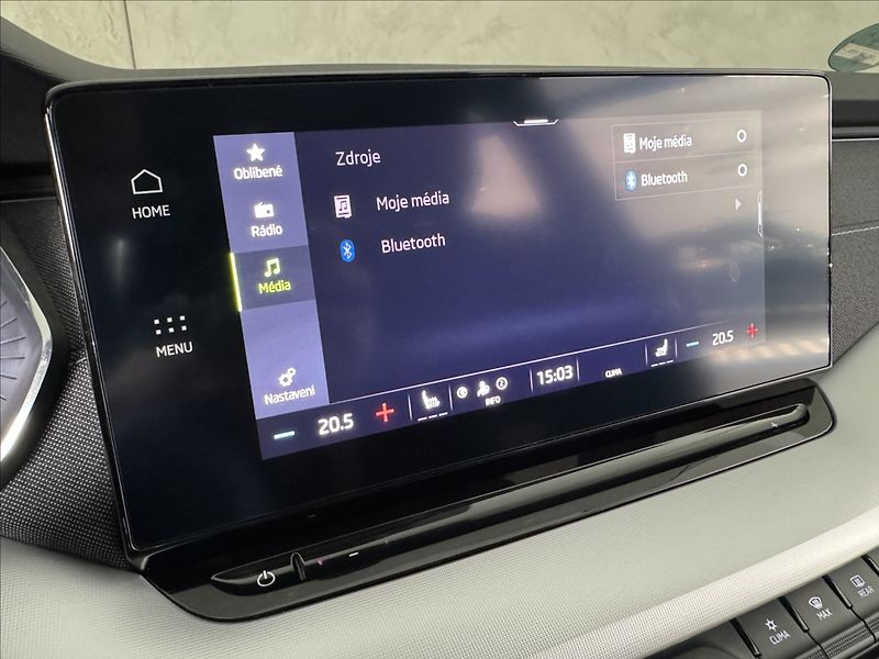 Škoda Octavia 1,4 TSi  iV DSG Style Virtual - fotka 39 z 49