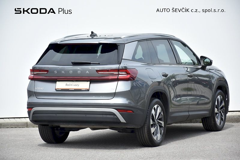 Škoda Kodiaq (2025) iV  PHEV 1.5 TSI 150 kW DSG - fotka 2 z 30