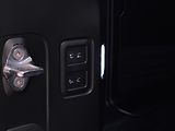 Land Rover Defender 110 P425 X-DYNAMIC REZERVACE - náhled 31