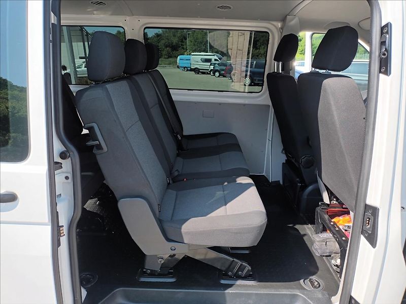 Volkswagen Transporter 2,0 TDI,ČR,8MÍST,TAŽNÉ,SERVIS, - fotka 21 z 45
