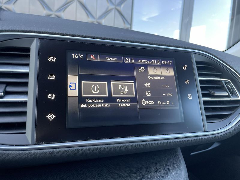 Peugeot 308 STYLE 1.2 PureTech 81 kW - fotka 15 z 27