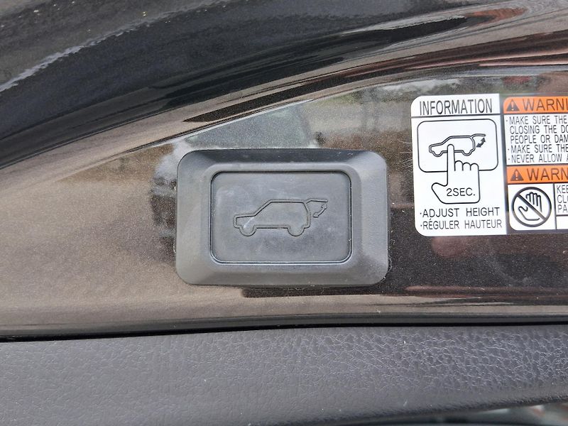Toyota RAV4 PREMIUM 2.2 D-CAT 4x4 110 kW - fotka 31 z 32