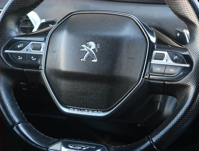 Peugeot 5008 (2018) GT Line 2.0 BlueHDi, Masáž - fotka 8 z 23