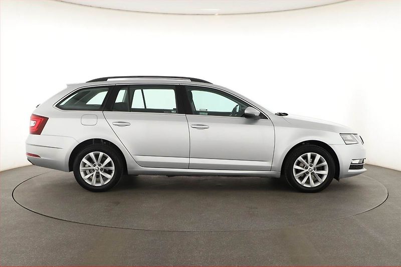 Škoda Octavia (2018) Style 1.6 TDI, Serv.kniha - fotka 6 z 14