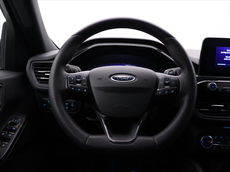 Ford Kuga 1,5 EB 110kW ST-Line - fotka 14 z 26