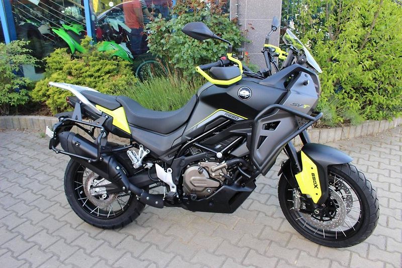 QJ Motor (2024) SVT 650 X NOVINKA 2024 SKLADEM - fotka 1 z 11