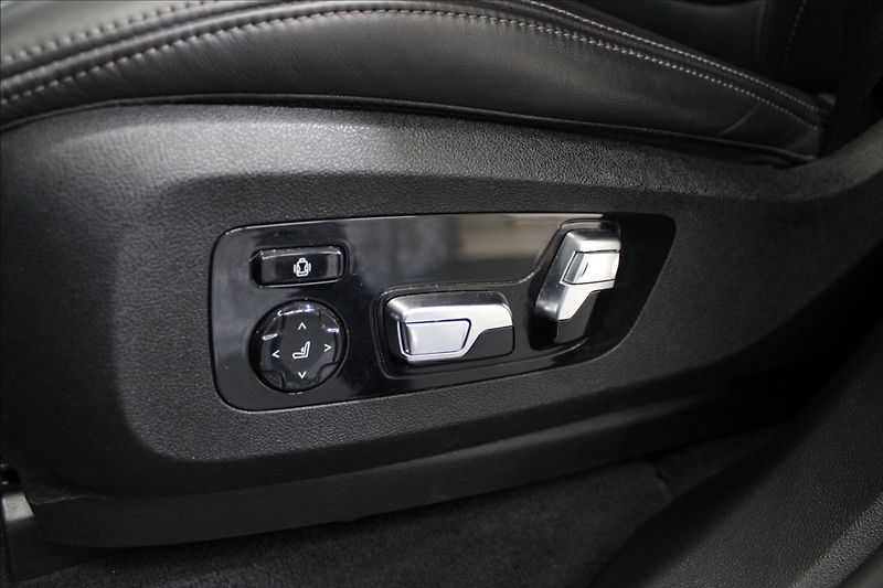 BMW X7 4,4 xDrive M50i - fotka 34 z 40