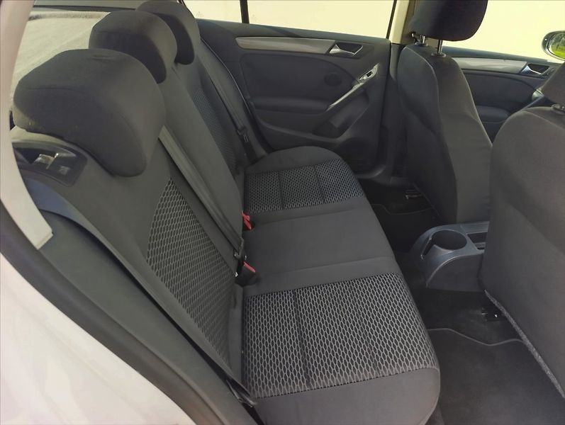 Volkswagen Golf 1,6 TDi Klimatizace - fotka 24 z 29