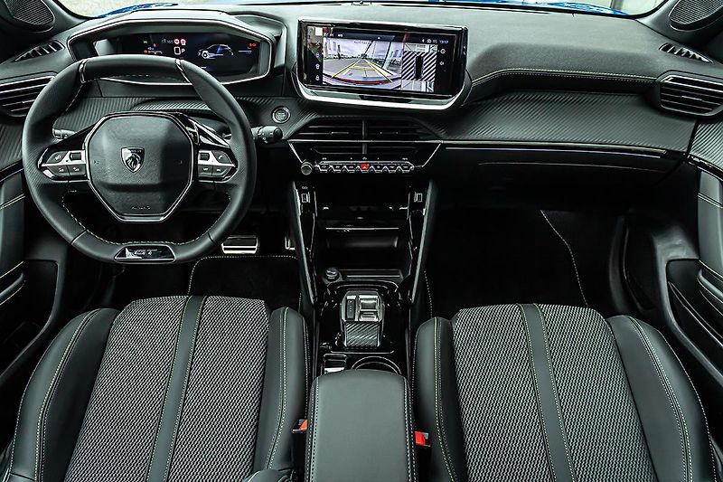 Peugeot 208 (2026) 1,2   GT Hybrid 145 e-DCS6 - fotka 19 z 20