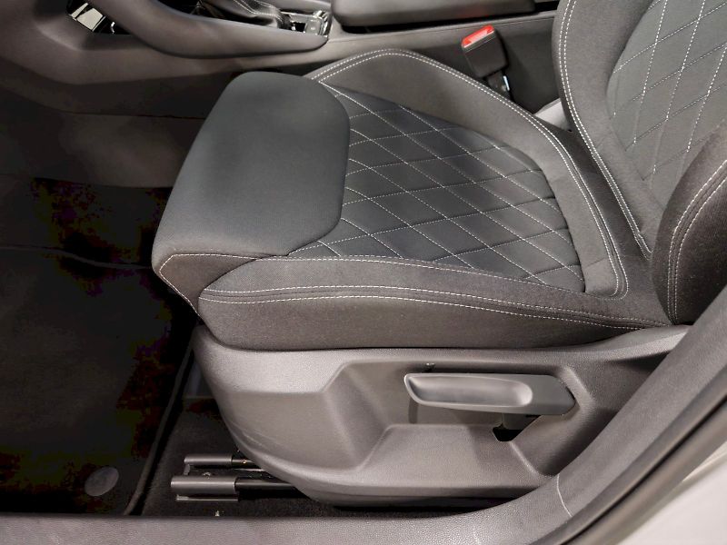 Škoda Karoq (2025) 1.5 TSI 110 kW DSG Sportline - fotka 23 z 32