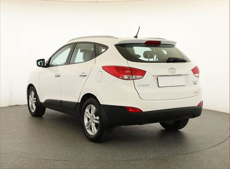 Hyundai ix35 (2012) 2.0 CRDi, 4X4, Tempomat - fotka 4 z 15