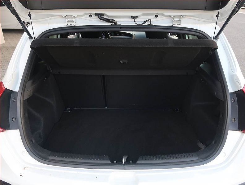 Kia Ceed (2016) GT Line 1.0 T-GDI, Navi - fotka 13 z 22