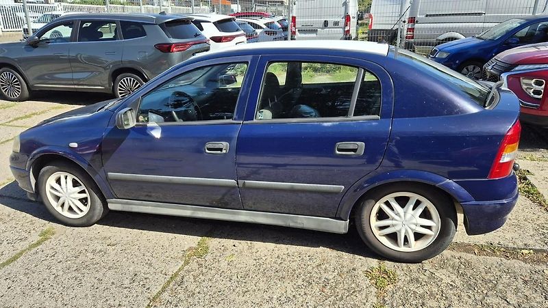 Opel Astra (2005) - fotka 3 z 12