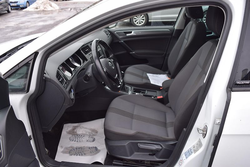 Volkswagen Golf Variant (2016) 1.4TSI 92kw CLBMT BMT PAN TAŽ - fotka 22 z 49