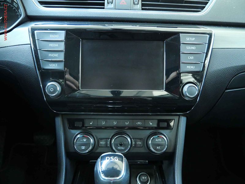 Škoda Superb (2015) 2.0 TDi, ČR, Style, DSG - fotka 15 z 21