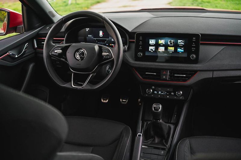 Škoda Kamiq (2025) 1.0 TSI, Drive, FullLed - fotka 3 z 25