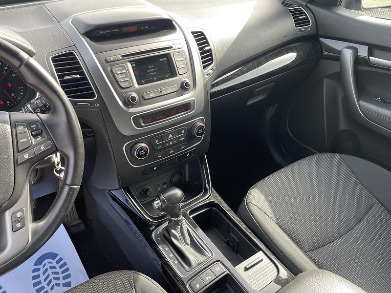 Kia Sorento 2,2 CRDi/145kW 4x4 - Automat - fotka 27 z 64