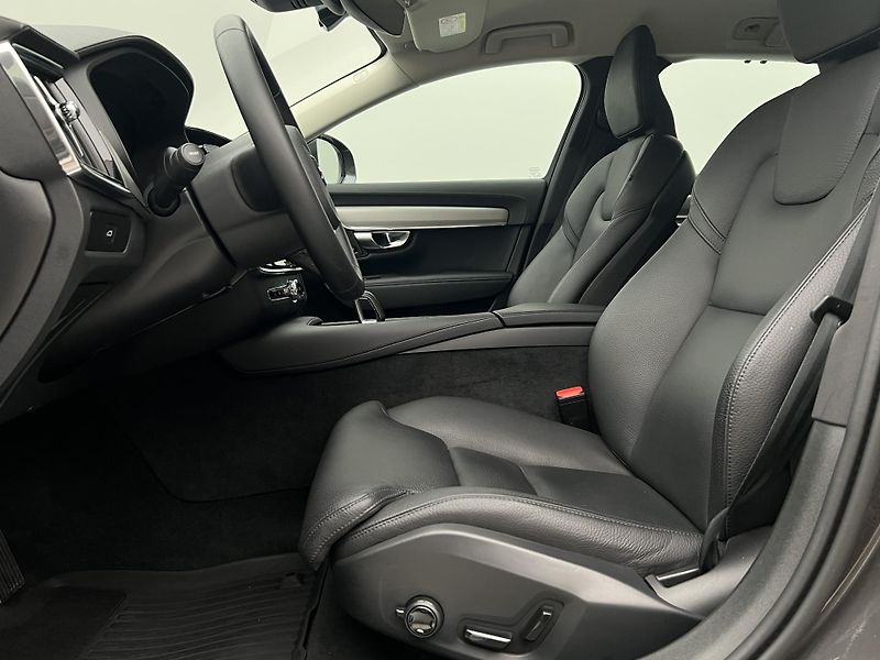 Volvo V90 CC B4 AWD BRIGHT PLUS AUT CZ - fotka 3 z 45